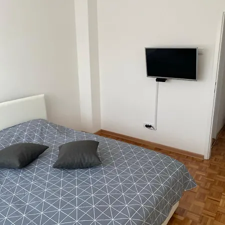 Dedinje - Hyde Park Belgrade
